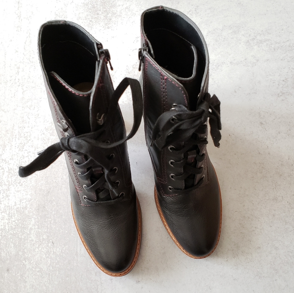 Naturalizer Callie Lace-Up Leather Ankle Boot - Picture 5 of 7